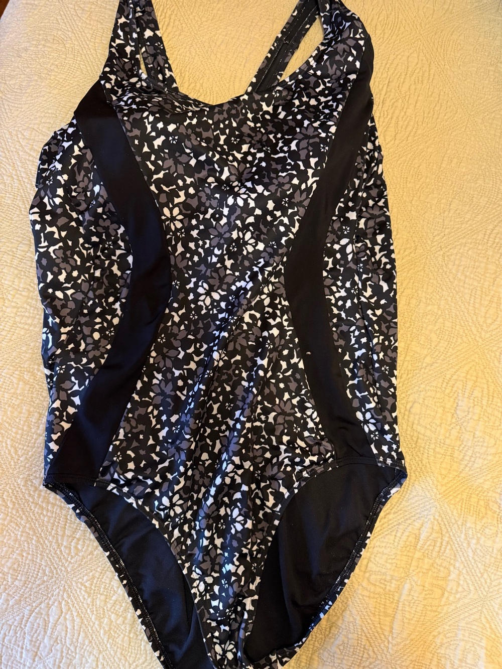 Lands End Women’s Black & White Floral One-Piece Swimsuit 18 Long